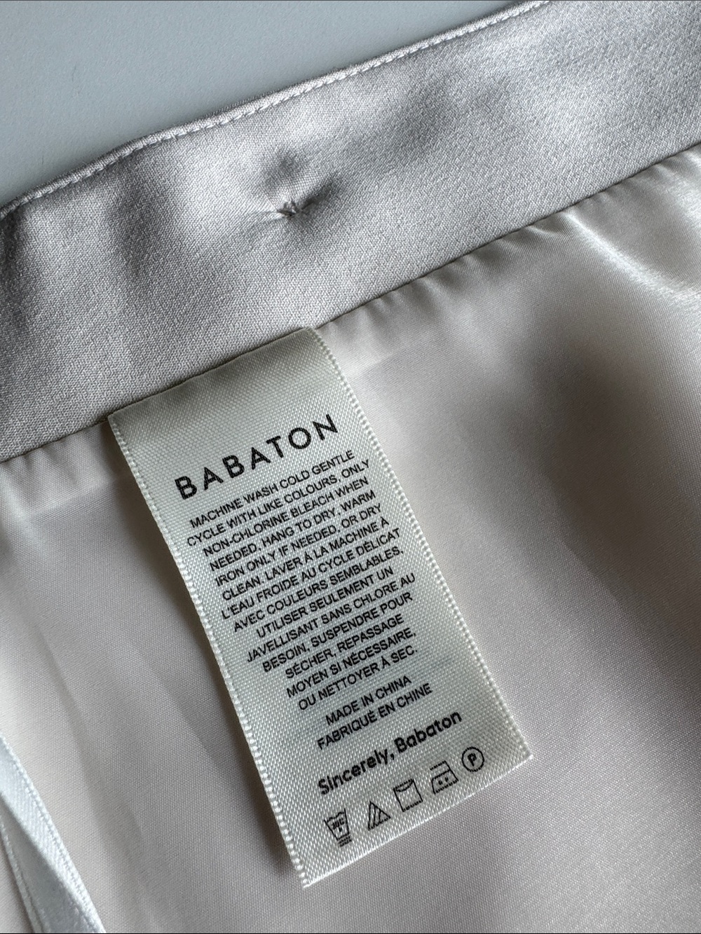 Aritzia Babaton Madden Wrap Skirt in Bone Off White Size 8 Preppy Academia EUC - Picture 7 of 12